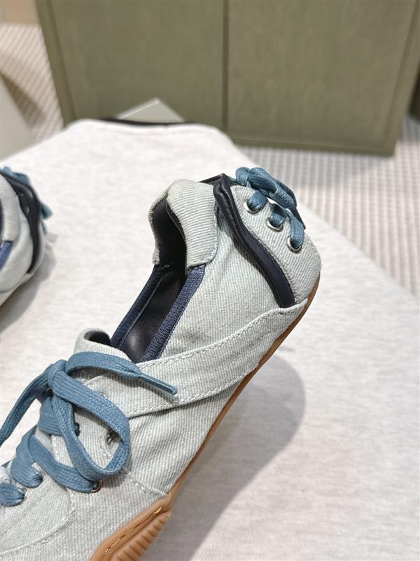 20251127165610141 310